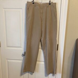 Dockers Men's Khaki Chinos